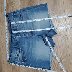 Time and True High Rise Shorts 🫧